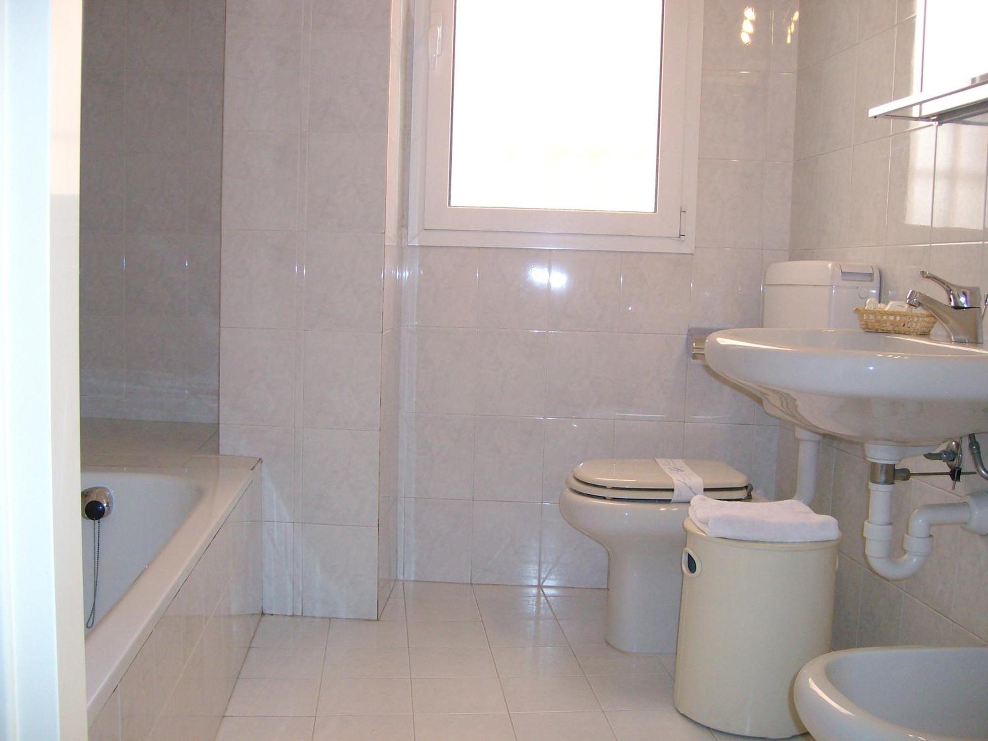 Hotel Miramare Imperia Phòng bức ảnh