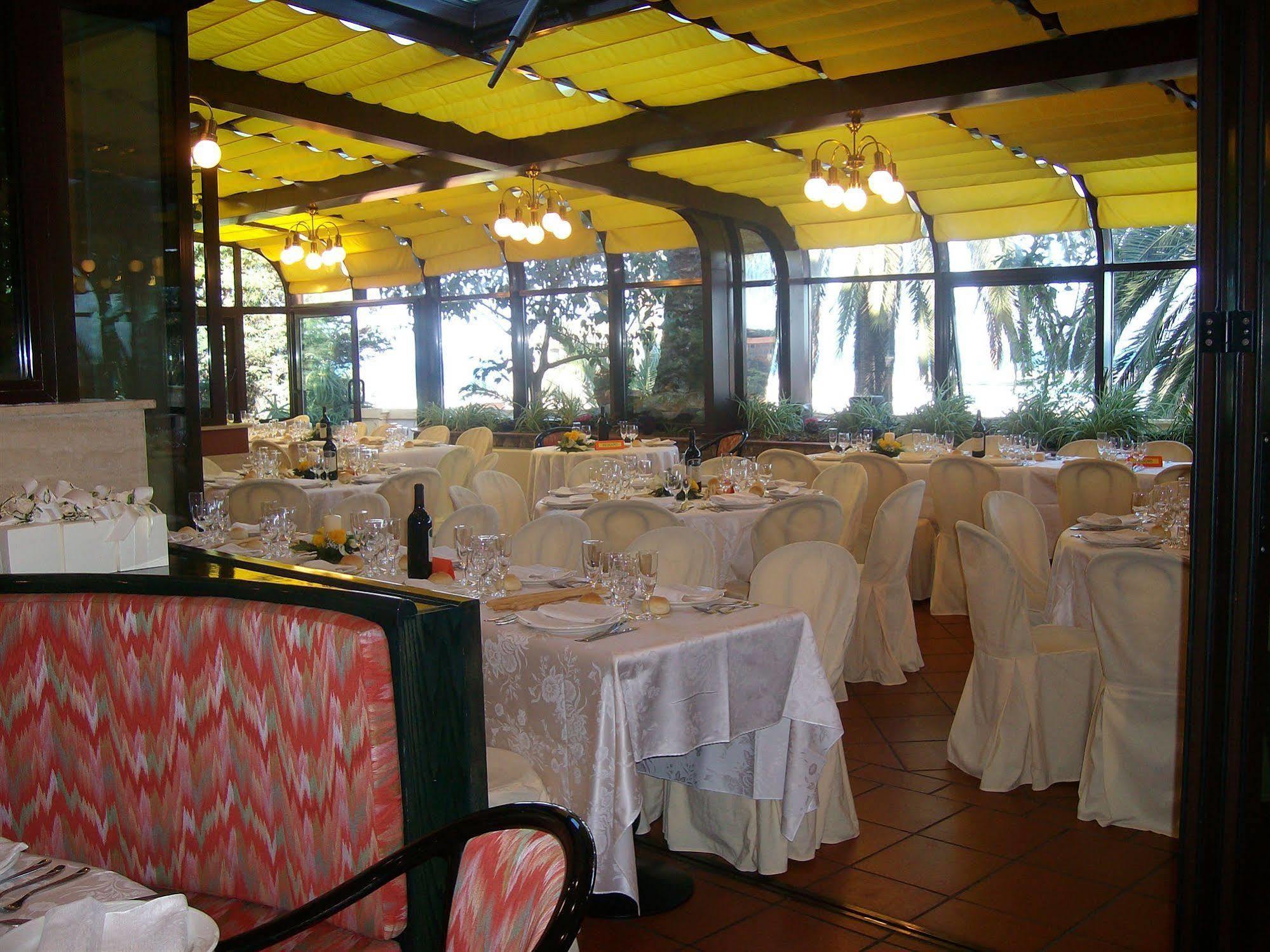 Hotel Miramare Imperia Ngoại thất bức ảnh