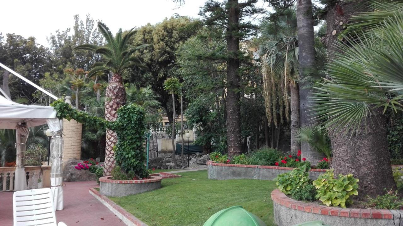 Hotel Miramare Imperia Ngoại thất bức ảnh
