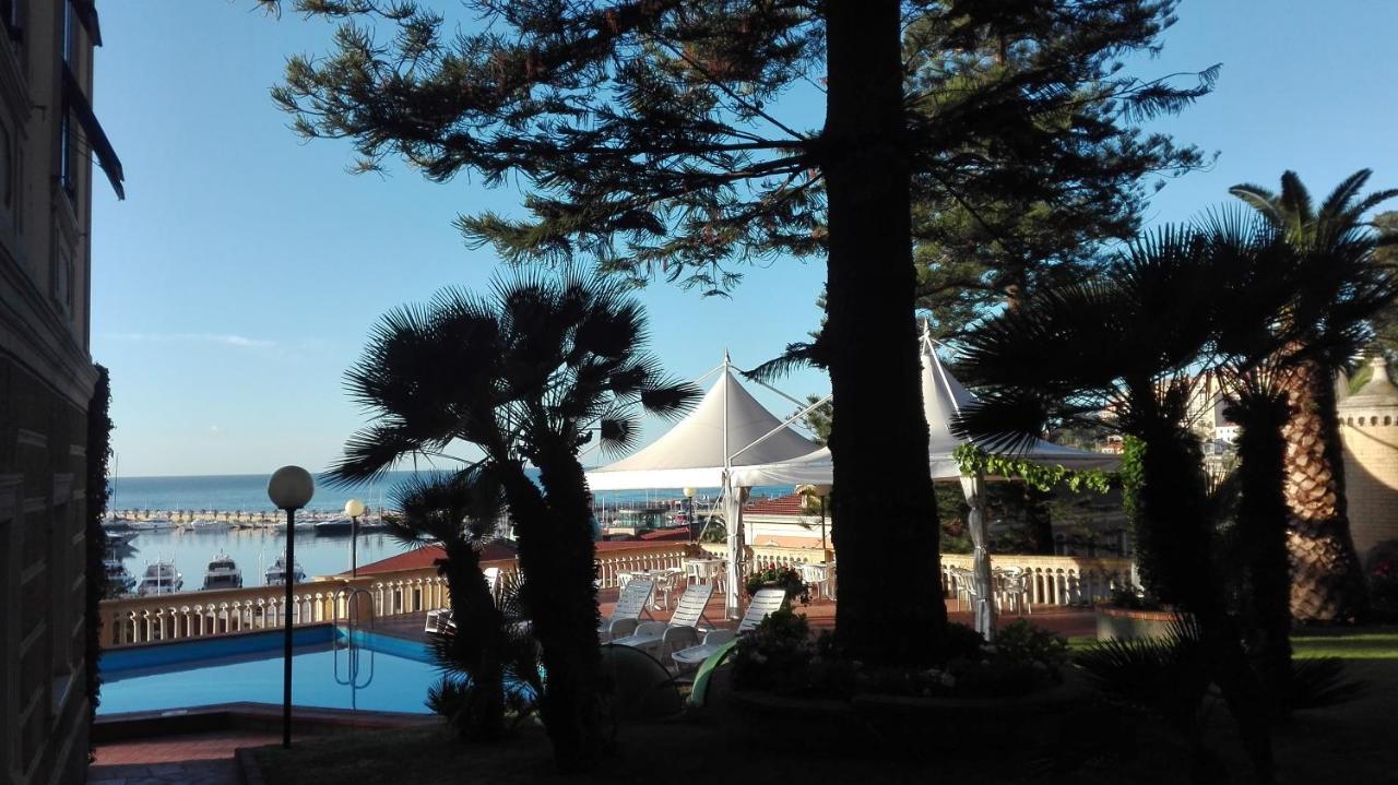 Hotel Miramare Imperia Ngoại thất bức ảnh